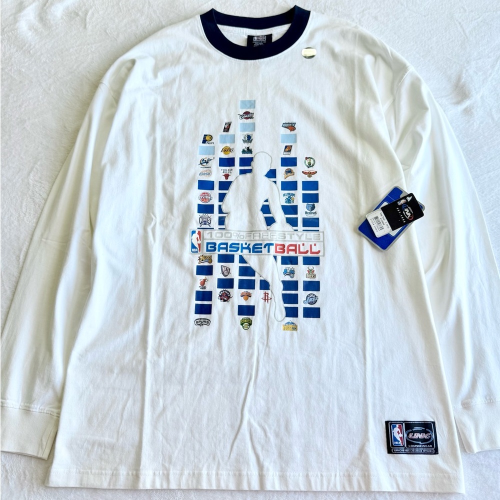 Vintage UNK NBA White Long Sleeve Shirt with Team Graphics XL